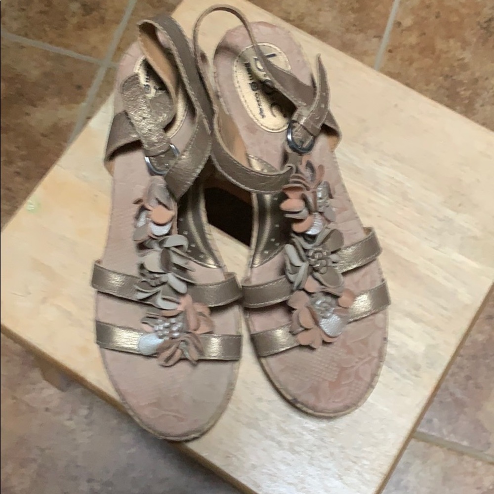 Born neutral wedges size 8